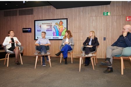  Cristina Fabregat (Directora Comercial de la Red Barcelona Ciudad en CaixaBank),