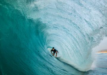 Surfeando para no ahogarse  en la mediocridad